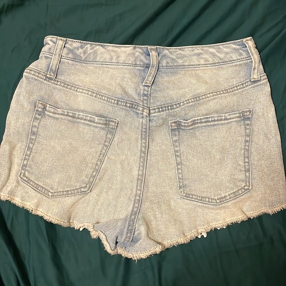Denim shorts with lace on front in size 4 - Picture 2 of 2